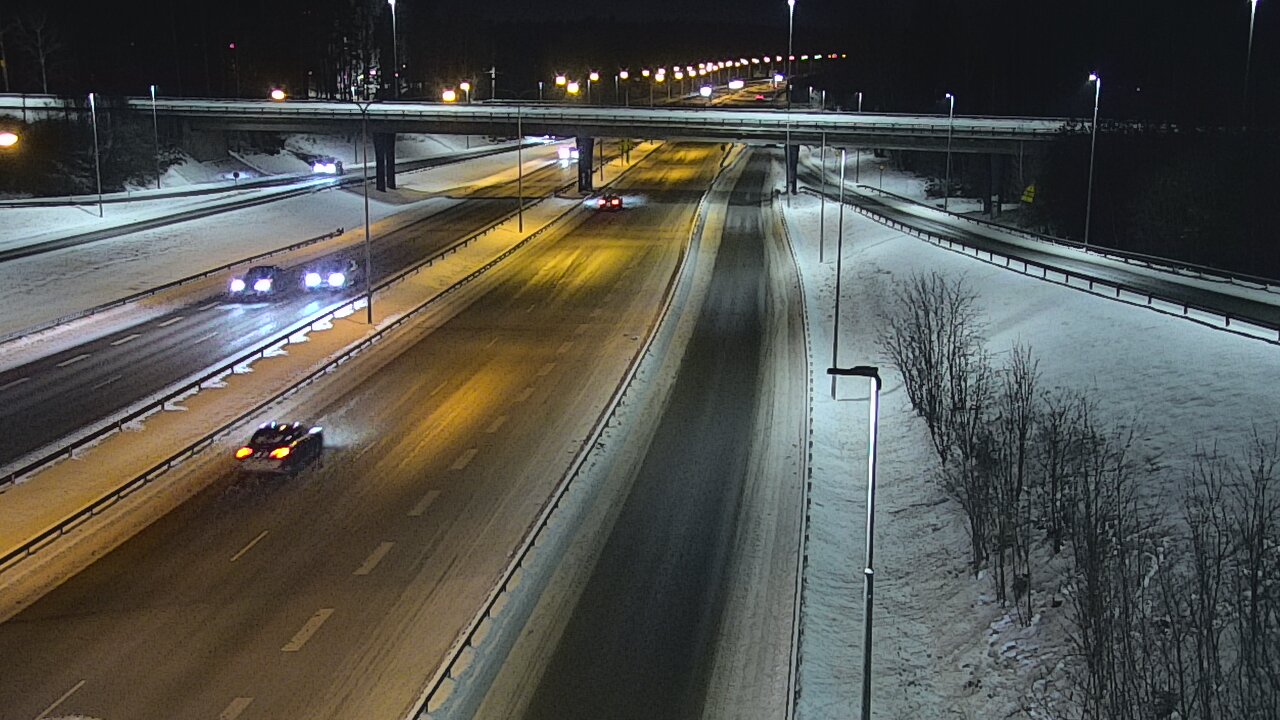 Weather Camera Image Road 102 Espoo, Sepänkylä, Espoo, Uusimaa
