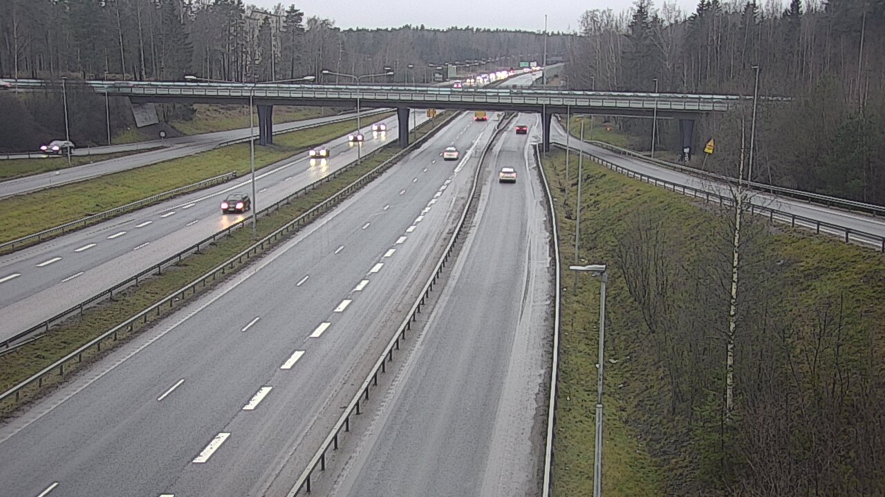 Weather Camera Image Road 102 Espoo, Sepänkylä, Espoo, Uusimaa