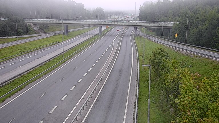 Weather Camera Image Road 102 Espoo, Sepänkylä, Espoo, Uusimaa