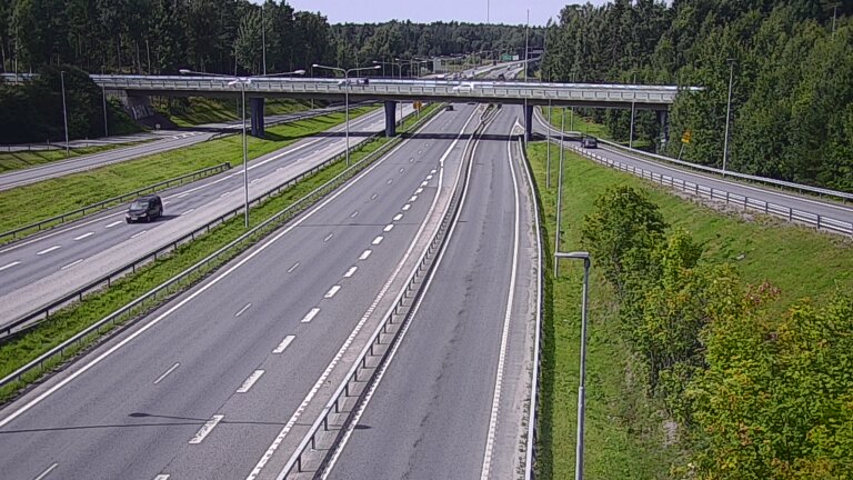 Weather Camera Image Road 102 Espoo, Sepänkylä, Espoo, Uusimaa