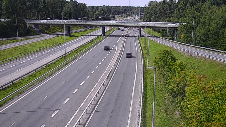 Weather Camera Image Road 102 Espoo, Sepänkylä, Espoo, Uusimaa