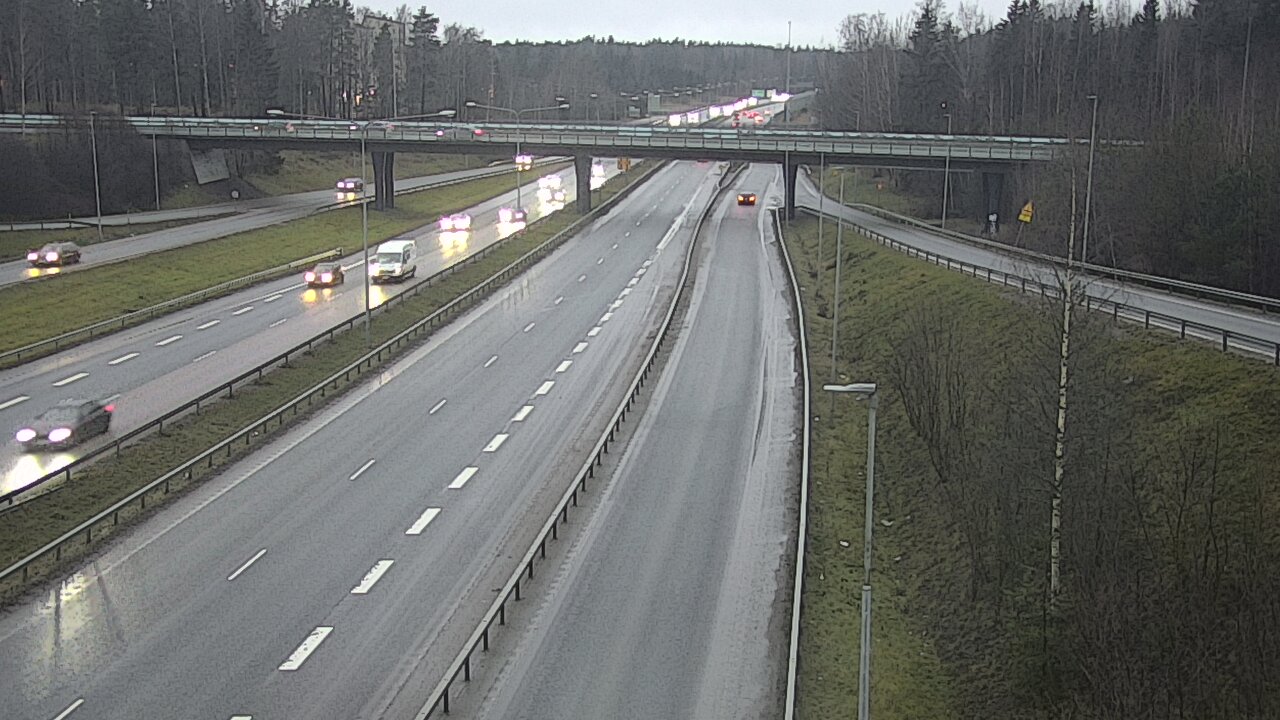 Weather Camera Image Road 102 Espoo, Sepänkylä, Espoo, Uusimaa