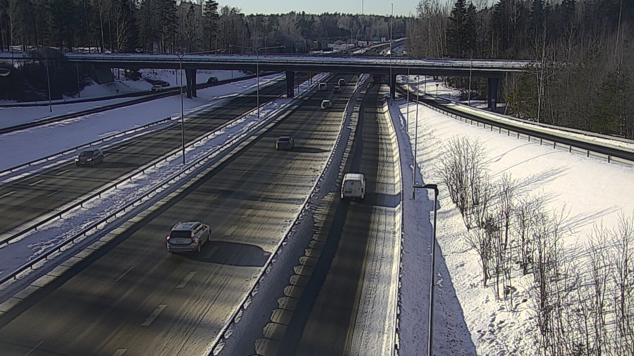 Weather Camera Image Road 102 Espoo, Sepänkylä, Espoo, Uusimaa