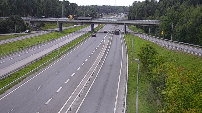 Weather Camera Image Road 102 Espoo, Sepänkylä, Espoo, Uusimaa