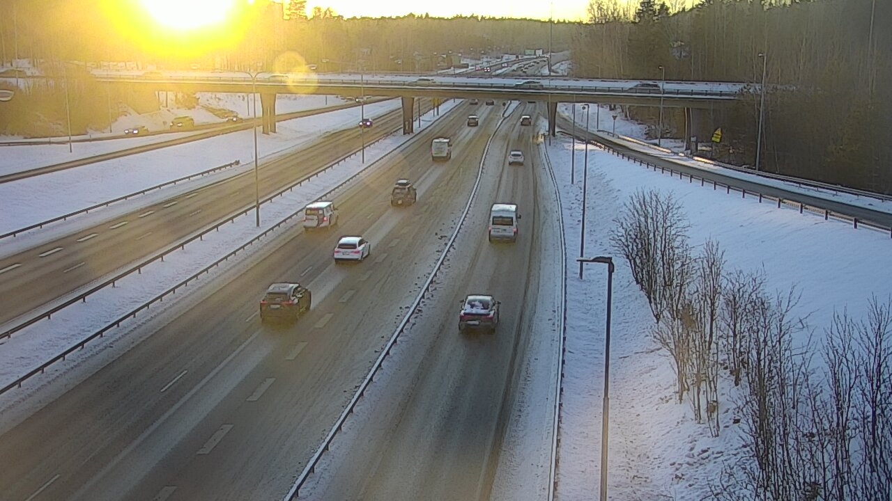 Weather Camera Image Road 102 Espoo, Sepänkylä, Espoo, Uusimaa