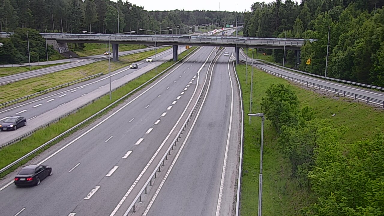 Weather Camera Image Road 102 Espoo, Sepänkylä, Espoo, Uusimaa