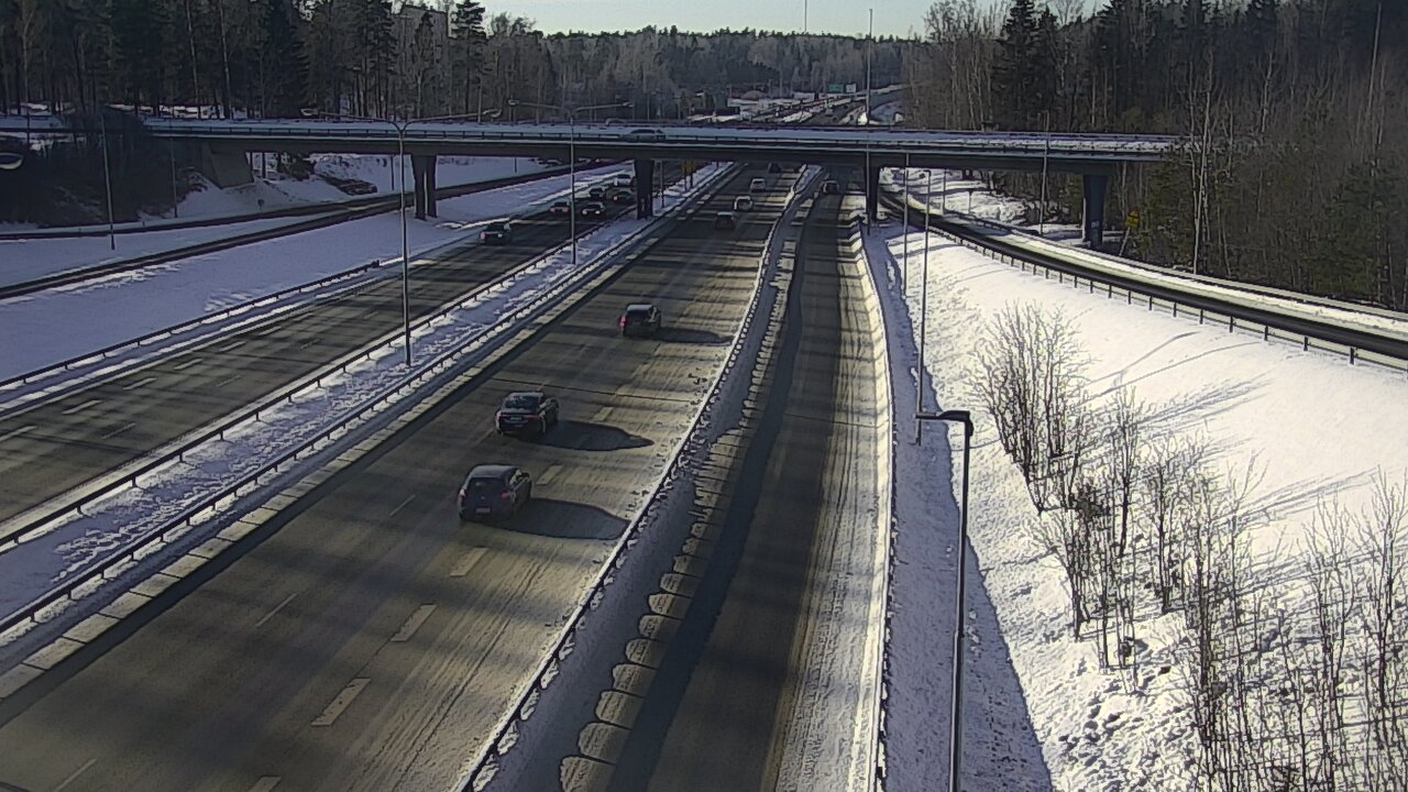 Weather Camera Image Road 102 Espoo, Sepänkylä, Espoo, Uusimaa
