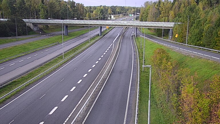Weather Camera Image Road 102 Espoo, Sepänkylä, Espoo, Uusimaa