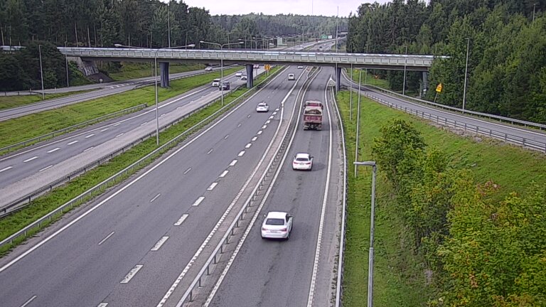 Weather Camera Image Road 102 Espoo, Sepänkylä, Espoo, Uusimaa