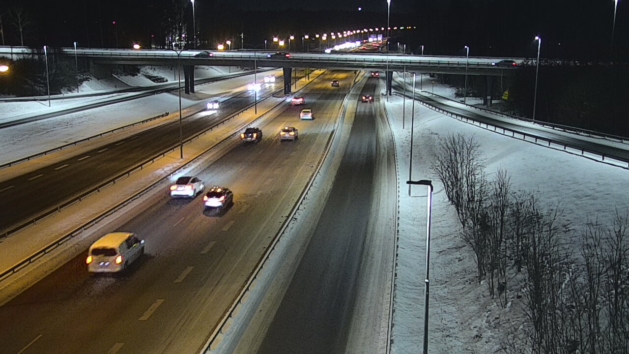 Weather Camera Image Road 102 Espoo, Sepänkylä, Espoo, Uusimaa