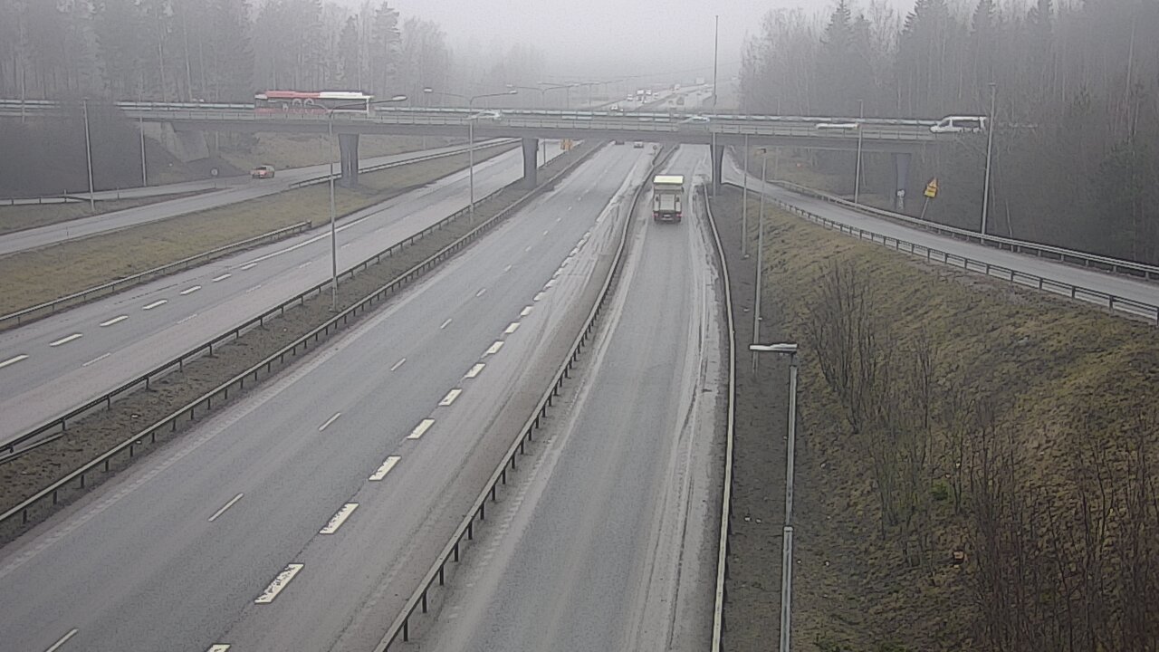 Weather Camera Image Road 102 Espoo, Sepänkylä, Espoo, Uusimaa