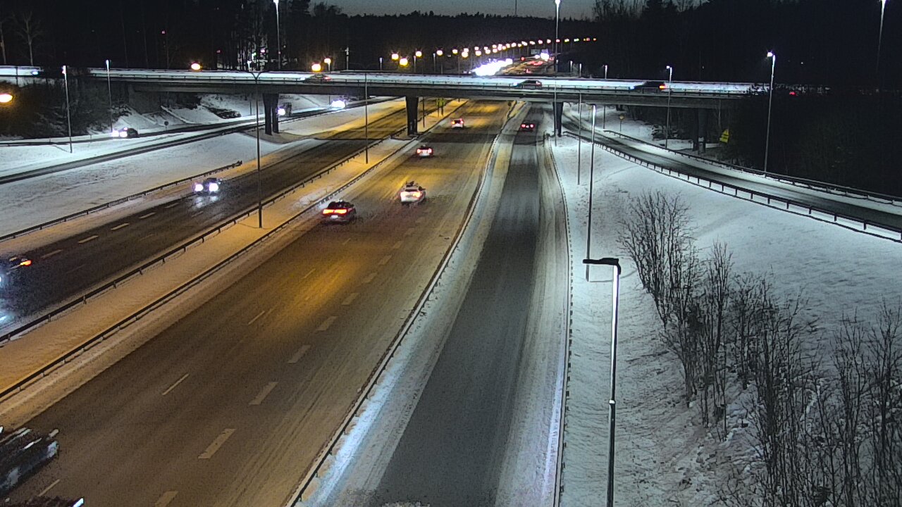 Weather Camera Image Road 102 Espoo, Sepänkylä, Espoo, Uusimaa