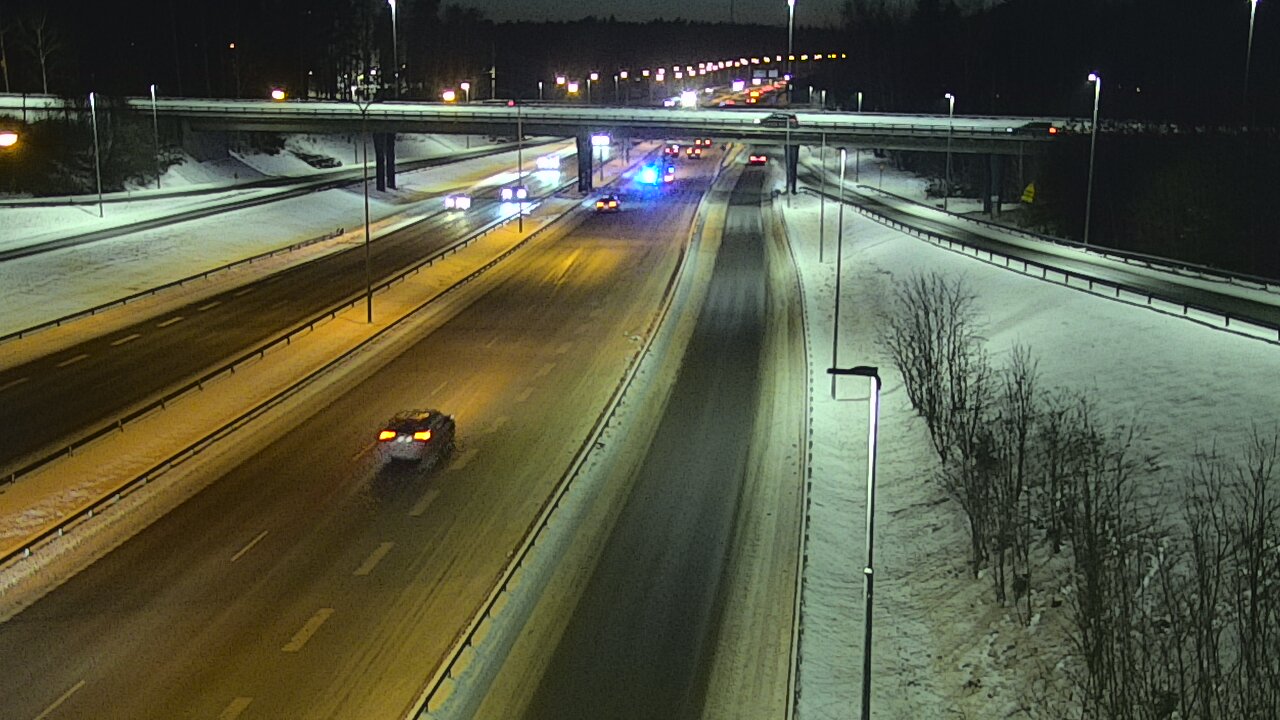 Weather Camera Image Road 102 Espoo, Sepänkylä, Espoo, Uusimaa