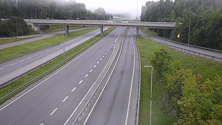 Weather Camera Image Road 102 Espoo, Sepänkylä, Espoo, Uusimaa