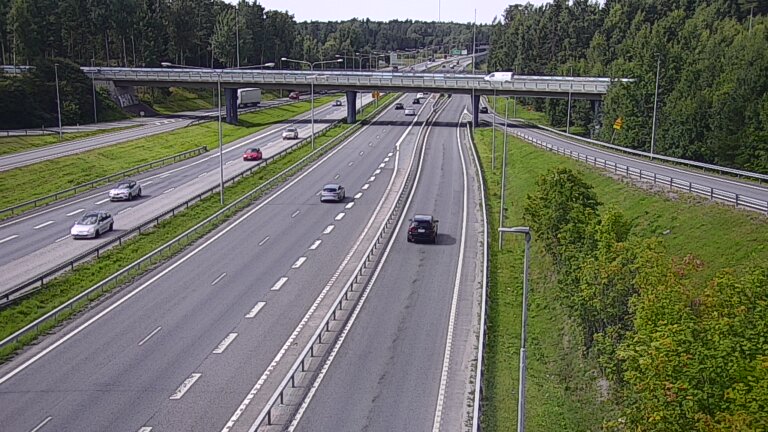 Weather Camera Image Road 102 Espoo, Sepänkylä, Espoo, Uusimaa