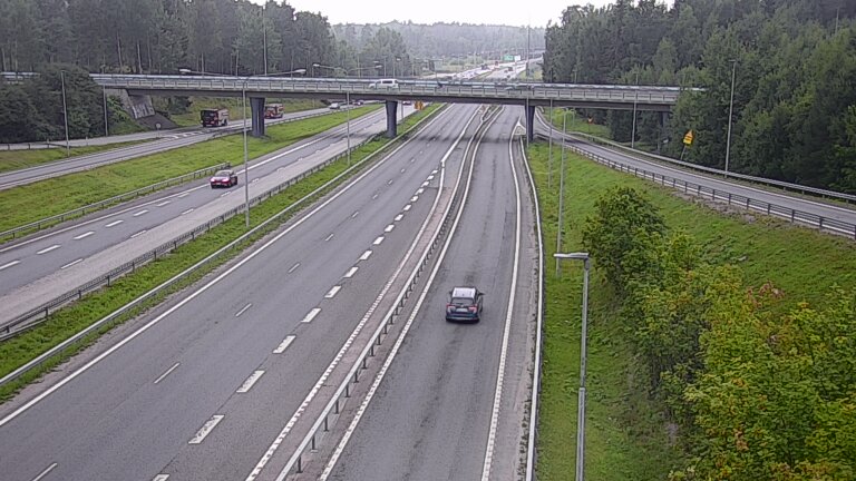 Weather Camera Image Road 102 Espoo, Sepänkylä, Espoo, Uusimaa