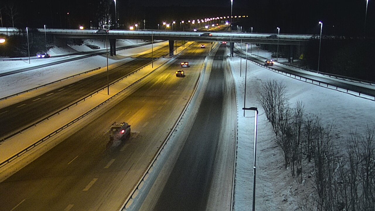 Weather Camera Image Road 102 Espoo, Sepänkylä, Espoo, Uusimaa