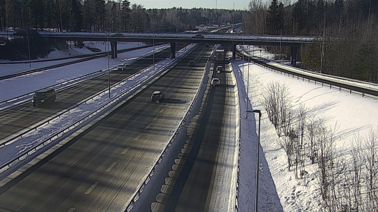 Weather Camera Image Road 102 Espoo, Sepänkylä, Espoo, Uusimaa