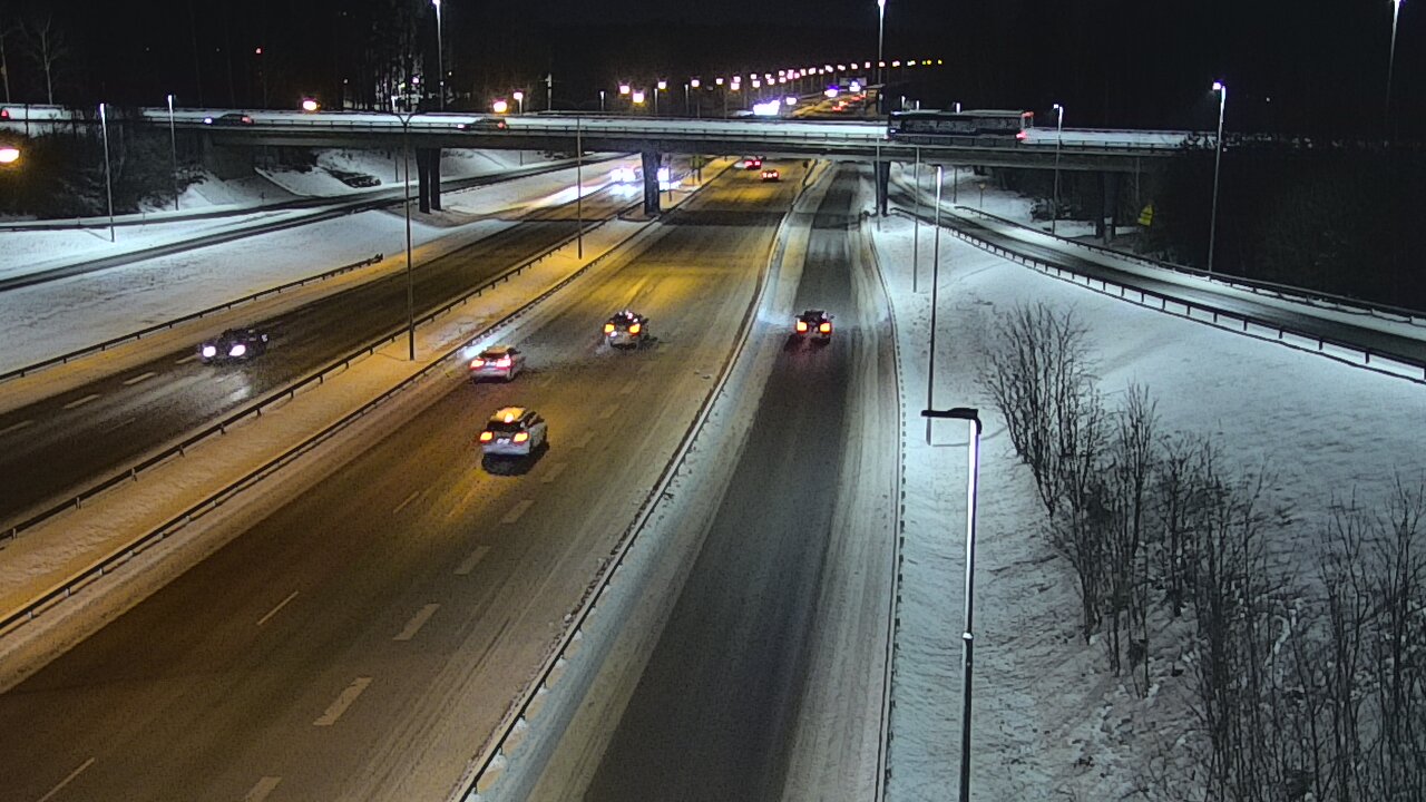 Weather Camera Image Road 102 Espoo, Sepänkylä, Espoo, Uusimaa