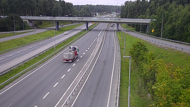 Weather Camera Image Road 102 Espoo, Sepänkylä, Espoo, Uusimaa