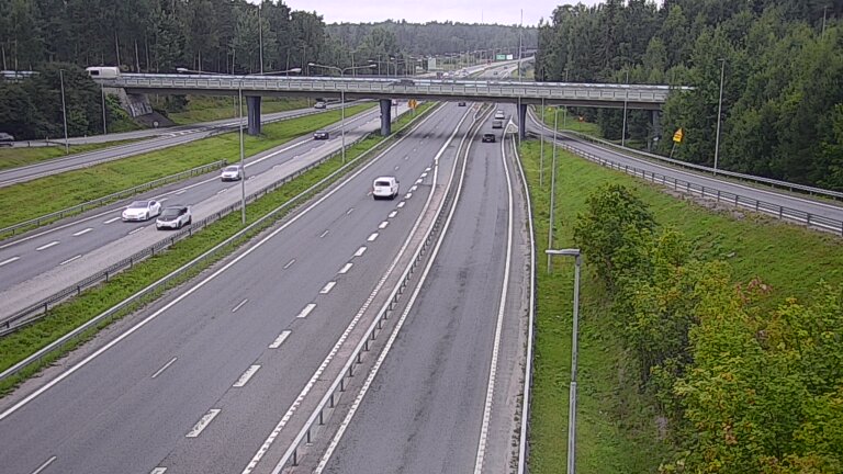 Weather Camera Image Road 102 Espoo, Sepänkylä, Espoo, Uusimaa