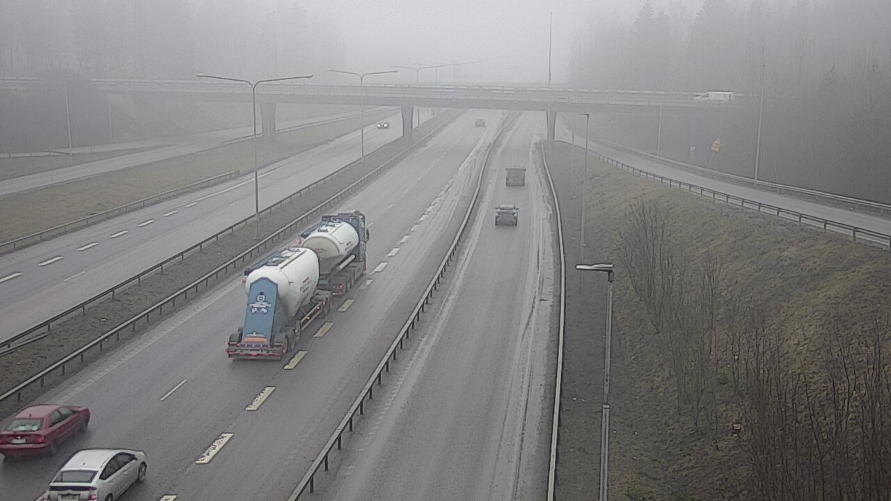 Weather Camera Image Road 102 Espoo, Sepänkylä, Espoo, Uusimaa