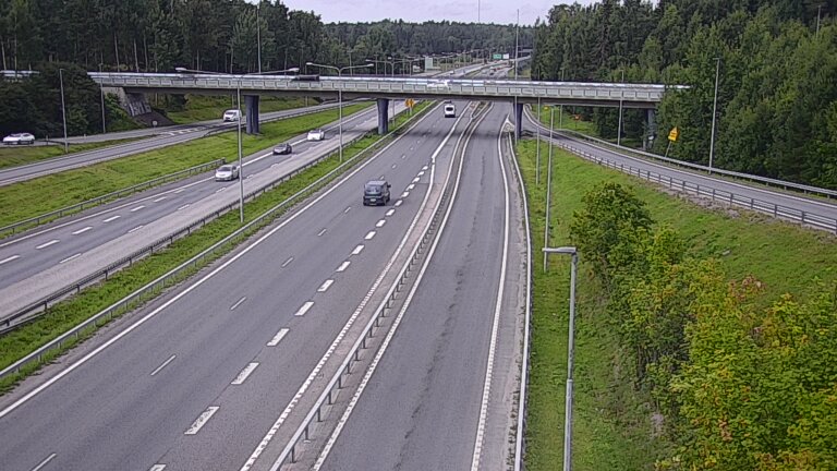 Weather Camera Image Road 102 Espoo, Sepänkylä, Espoo, Uusimaa