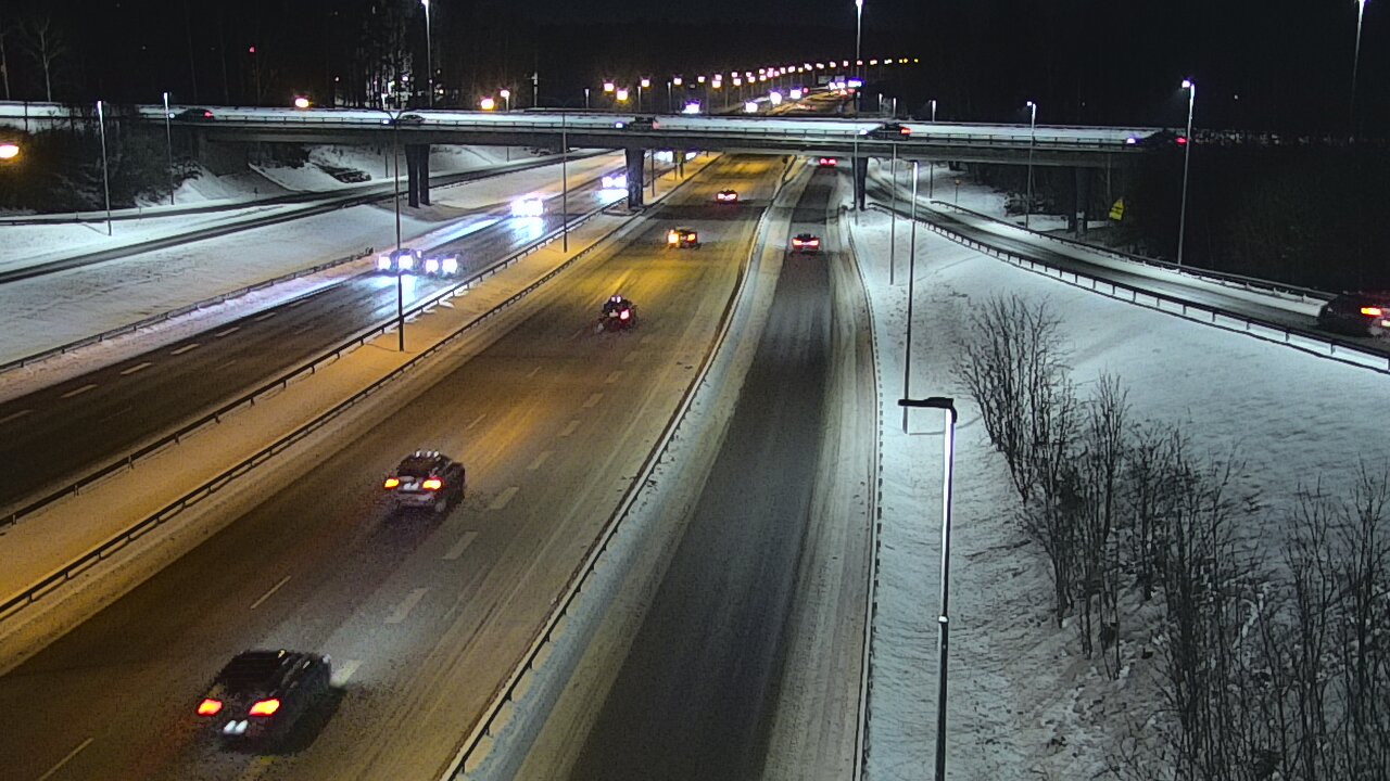 Weather Camera Image Road 102 Espoo, Sepänkylä, Espoo, Uusimaa