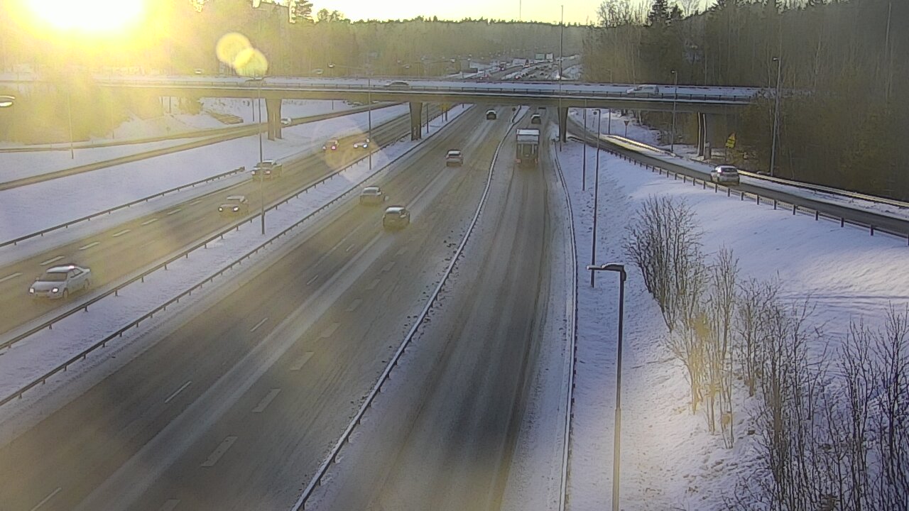 Weather Camera Image Road 102 Espoo, Sepänkylä, Espoo, Uusimaa