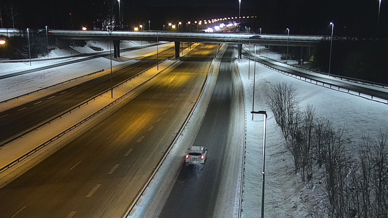 Weather Camera Image Road 102 Espoo, Sepänkylä, Espoo, Uusimaa