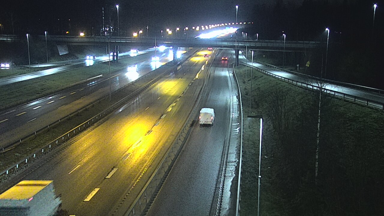 Weather Camera Image Road 102 Espoo, Sepänkylä, Espoo, Uusimaa