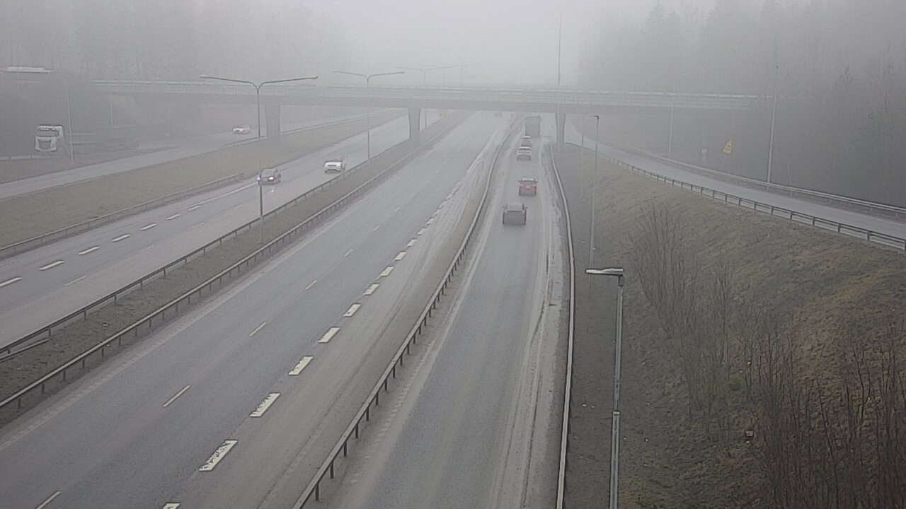 Weather Camera Image Road 102 Espoo, Sepänkylä, Espoo, Uusimaa