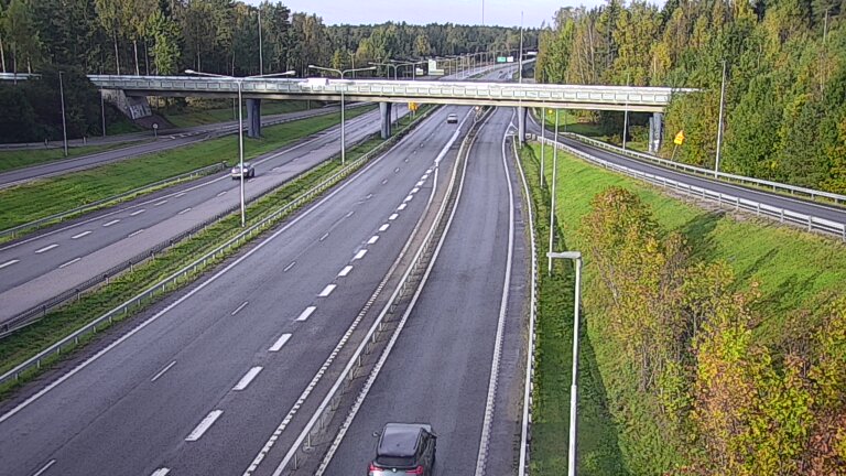 Weather Camera Image Road 102 Espoo, Sepänkylä, Espoo, Uusimaa