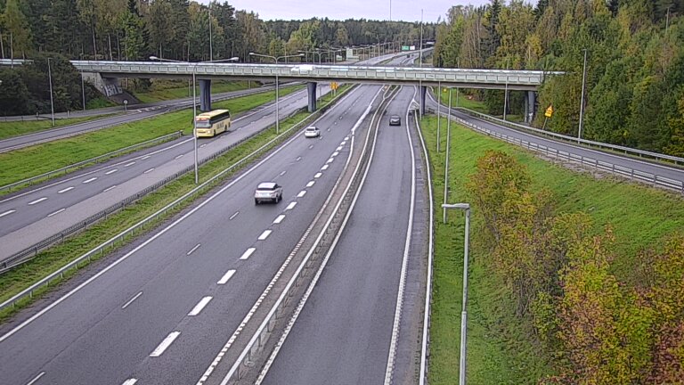 Weather Camera Image Road 102 Espoo, Sepänkylä, Espoo, Uusimaa