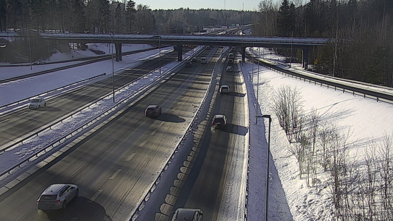 Weather Camera Image Road 102 Espoo, Sepänkylä, Espoo, Uusimaa