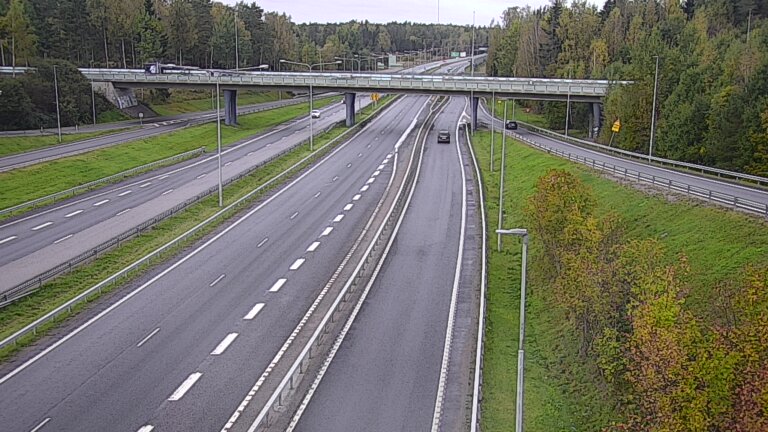 Weather Camera Image Road 102 Espoo, Sepänkylä, Espoo, Uusimaa