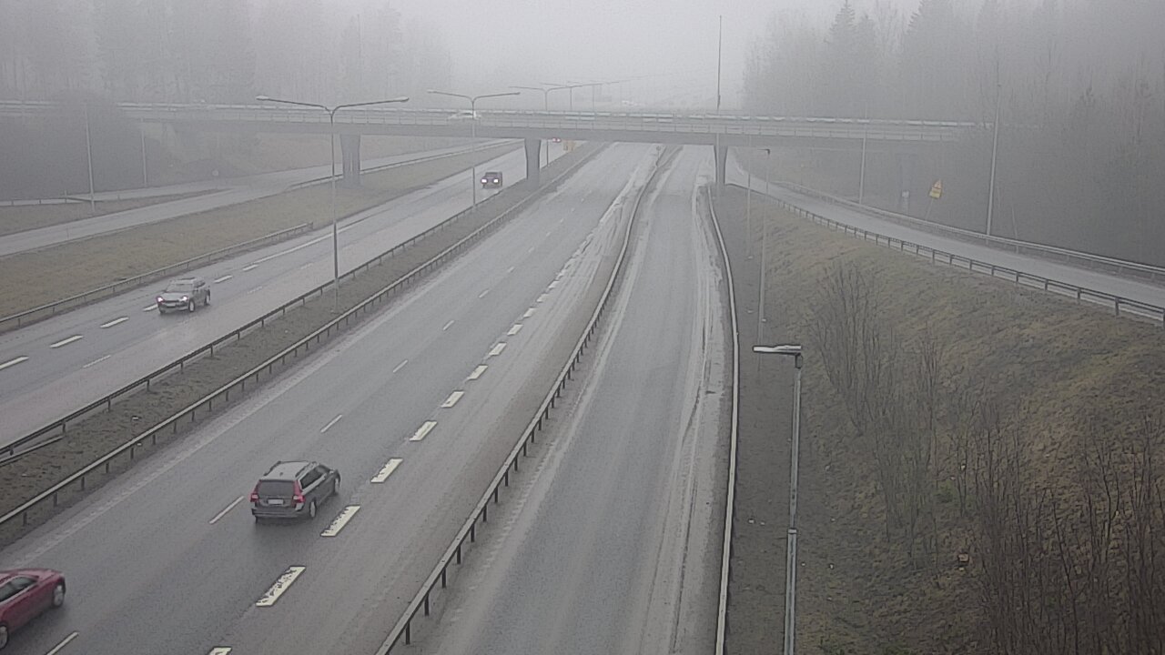 Weather Camera Image Road 102 Espoo, Sepänkylä, Espoo, Uusimaa