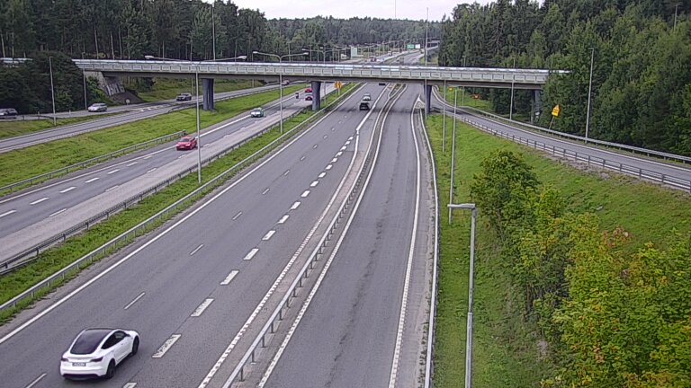 Weather Camera Image Road 102 Espoo, Sepänkylä, Espoo, Uusimaa