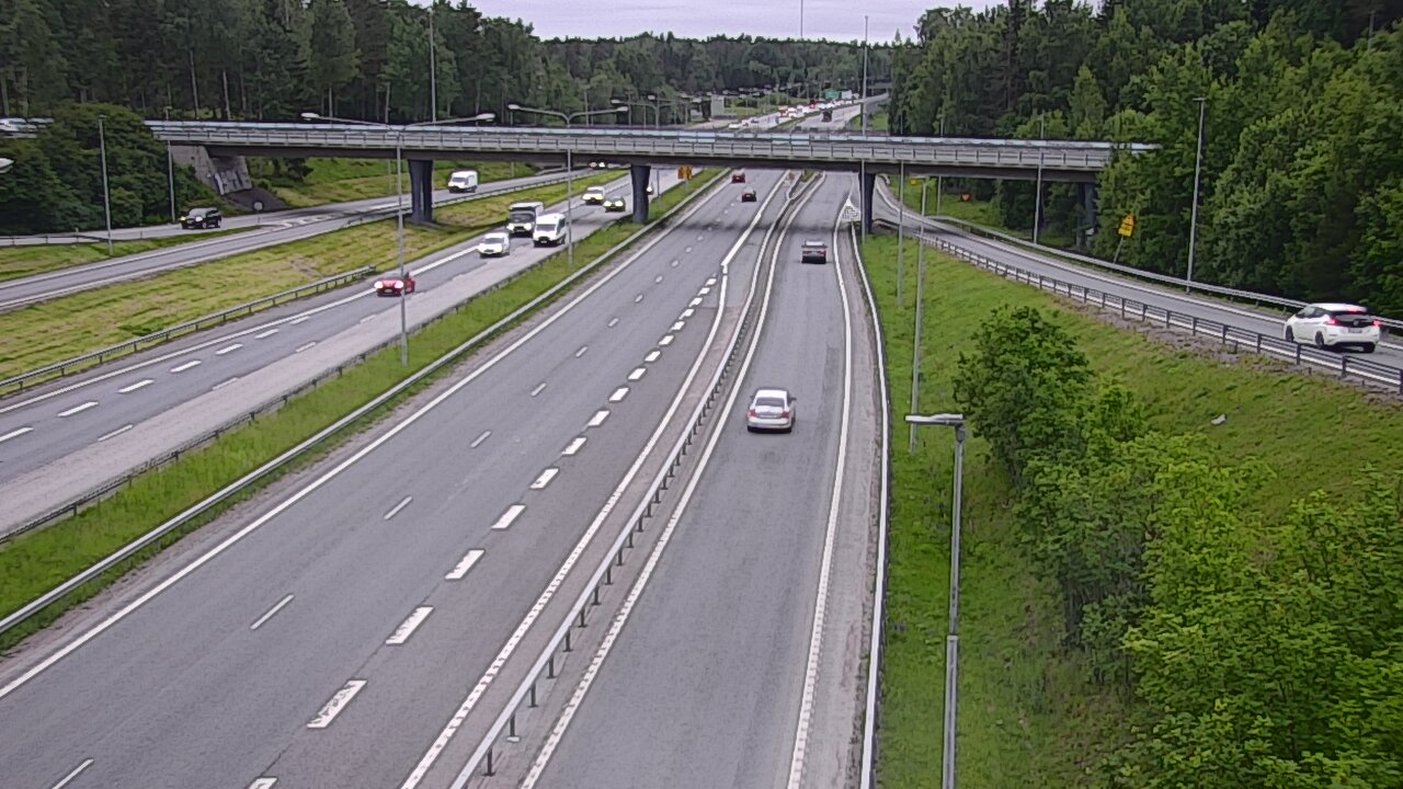 Weather Camera Image Road 102 Espoo, Sepänkylä, Espoo, Uusimaa