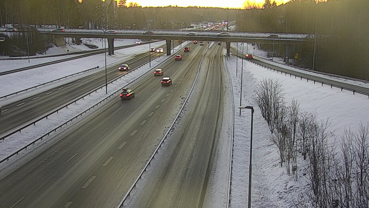 Weather Camera Image Road 102 Espoo, Sepänkylä, Espoo, Uusimaa