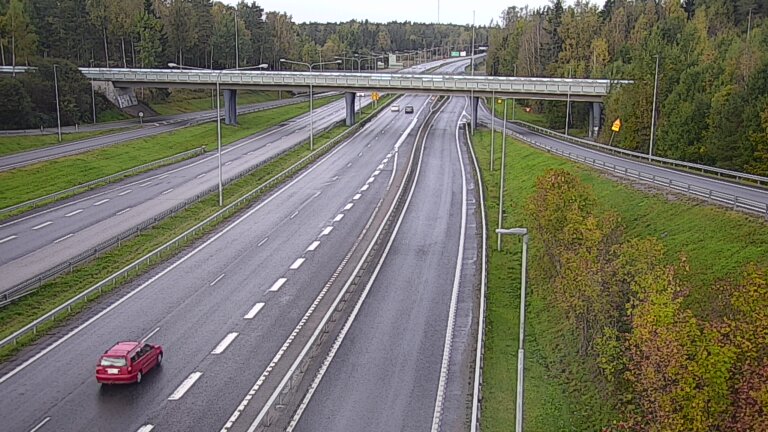Weather Camera Image Road 102 Espoo, Sepänkylä, Espoo, Uusimaa