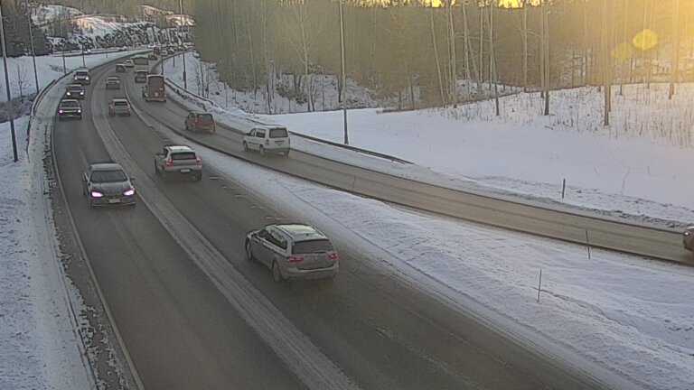 Weather Camera Image Road 102 Espoo, Klovi, Espoo, Uusimaa