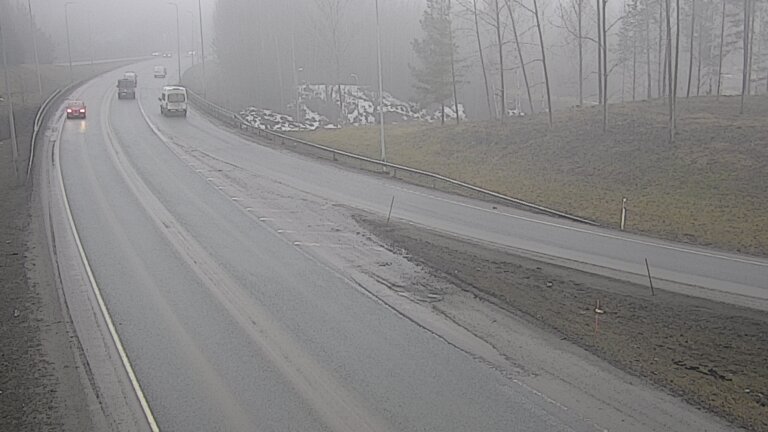 Weather Camera Image Road 102 Espoo, Klovi, Espoo, Uusimaa