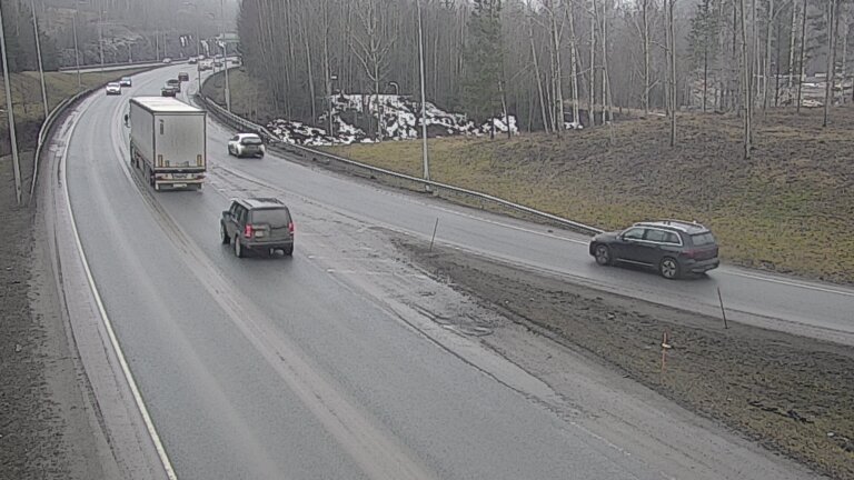 Weather Camera Image Road 102 Espoo, Klovi, Espoo, Uusimaa