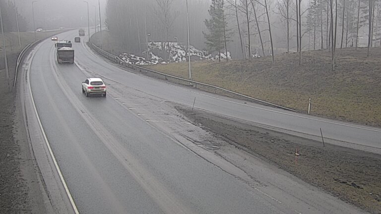 Weather Camera Image Road 102 Espoo, Klovi, Espoo, Uusimaa