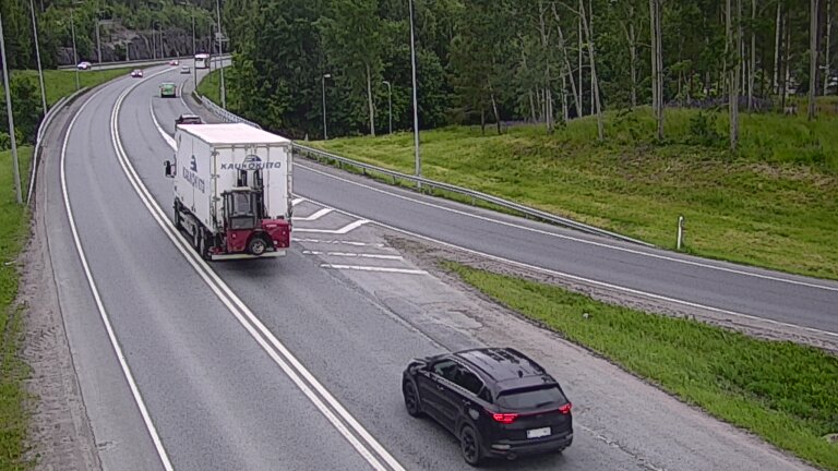 Weather Camera Image Road 102 Espoo, Klovi, Espoo, Uusimaa