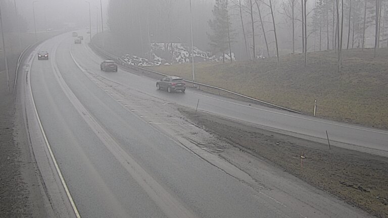 Weather Camera Image Road 102 Espoo, Klovi, Espoo, Uusimaa
