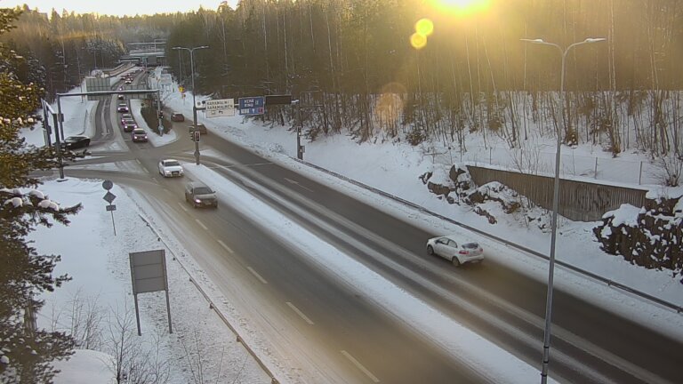 Weather Camera Image Road 102 Espoo, Karapellontie, Espoo, Uusimaa