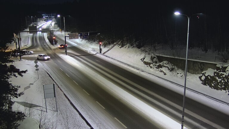 Weather Camera Image Road 102 Espoo, Karapellontie, Espoo, Uusimaa