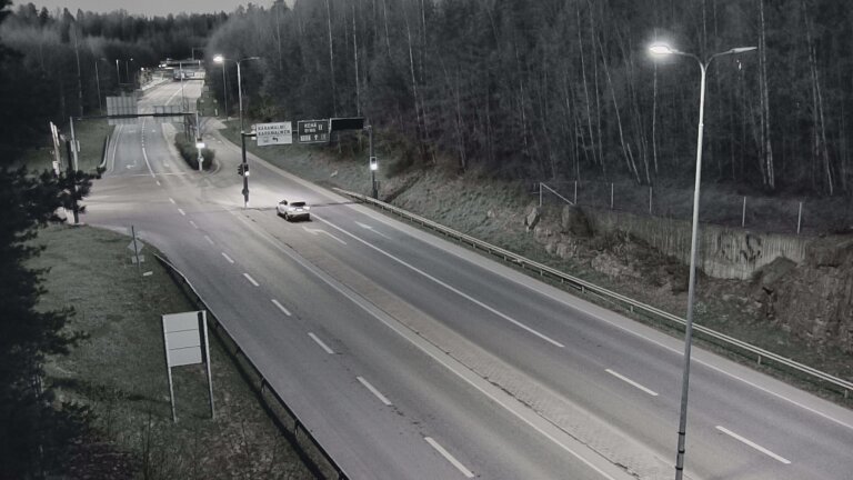 Weather Camera Image Tie 102 Espoo, Karapellontie, Espoo, Uusimaa